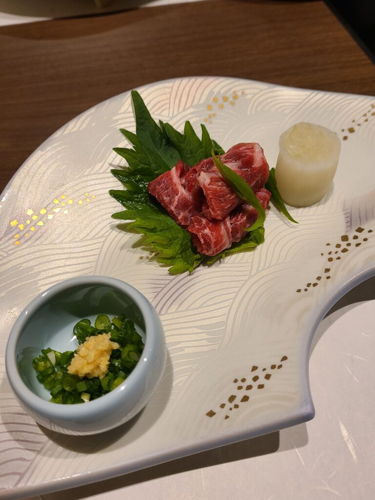 熊本名物　馬刺しも